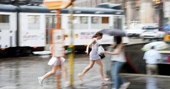 Meteo, cambia tutto: piogge e temporali al Nord, poi il maltempo arriva al Sud