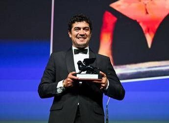 Mostra del cinema, premiati Scamarcio e I figli della scimmia