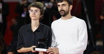 Mostra di Venezia, Israele minaccia la revoca di cittadinanza ai registi di Naza: “Sono traditori”