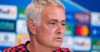 Mourinho: “Chi ha fatto il calendario è italiano, sorpreso che Inter non abbia vinto Champions negli ultimi anni”