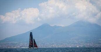Napoli alza il sipario sull’America’s Cup, al via le Regate Preliminari nel Golfo