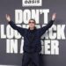 Oasis a Roma, Liam Gallagher scatenato sui social: le risposte (surreali) ai fan
