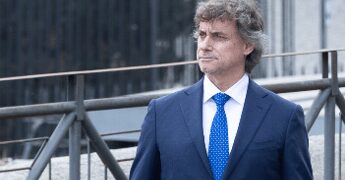 Operaio muore al Colosseo, Rai rinvia serata evento di Alberto Angela: “Andrea aveva l’età dei miei figli”