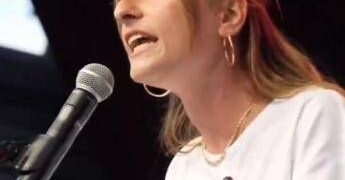 “Organizzeremo i disertori”, il messaggio virale di Virginia Libero: le parole della leader dei giovani dem