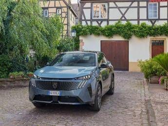 Peugeot E-3008 Long Range a Torino: 700 km per viaggiare in elettrico