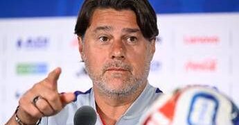 Pochettino attacca: “Il Chelsea di Conte violava regole finanziarie, irregolare vittoria in Premier del 2017”