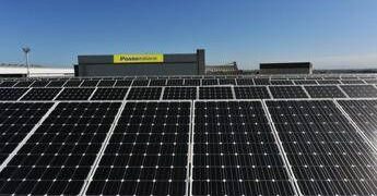 Poste, avanti sviluppo fotovoltaico: target 1300 impianti entro fine anno