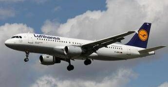 Power bank prende fuoco su volo di Lufthansa: volo Francoforte-Lisbona dirottato a Lione