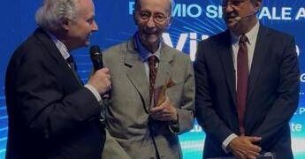 Premio Speciale alla Carriera a Vittorio Feltri: “Ho imparato copiando dai grandi maestri”
