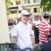Primo giorno di scuola per i 4 ragazzi del Virgilio di Milano rimasti feriti a Crans Montana: l’applauso e l’abbraccio dei compagni