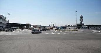 Principio di incendio aereo Easyjet, aeroporto Malpensa momentaneamente chiuso