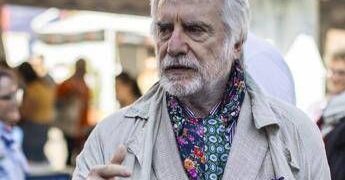 Prof accoltellata da studente 13enne, Crepet: “Violenza a portata di click, serve più autorevolezza”