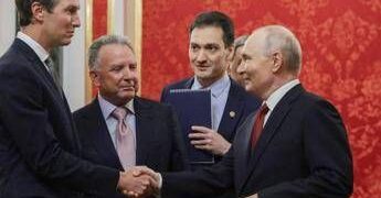 Putin incontra Witkoff e Kushner: “Russia centrerà obiettivi in Ucraina”. Oggi gli inviati di Trump a Kiev