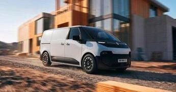 Renault, rilancio sui commerciali con il Trafic elettrico, 5 nuovi modelli entro il 2028