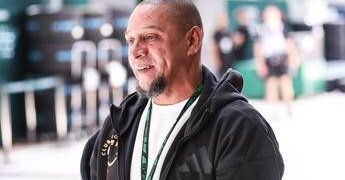 Roberto Carlos choc: “Ho perso il 99% dei soldi guadagnati con il calcio”