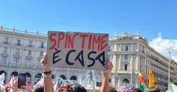 Roma, corteo Spin Time: “Città è di chi la vive non di chi specula”