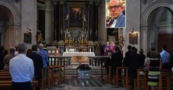 Roma, oggi l’ultimo saluto al giornalista Daniele Compatangelo: il 5 la sepoltura a Sauze di Cesana