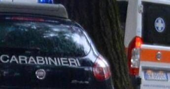 Roma, studente 13enne spruzza spray urticante e accoltella la prof: vittima non in pericolo di vita