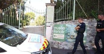 Rubati 4 dipinti di Renoir dal Museo a Cagnes-sur-Mer: valgono 9 milioni di euro, caccia ai ladri