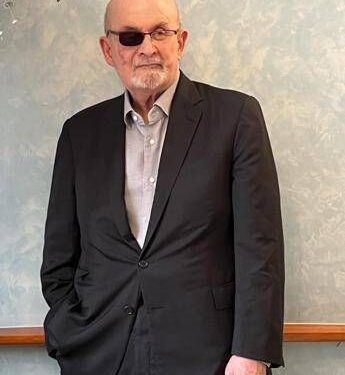 Salman Rushdie a Pordenonelegge: ‘Il dubbio conduce alla verità, la mia vita è un tempo extra’