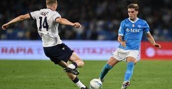 Serie A, Napoli-Bologna, annullato il gol al 6′ del rossoblu Theate – Cosa è successo