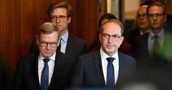 “Siamo bersaglio di una guerra ibrida”, la Germania accusa la Russia per il drone esplosivo a Lipsia