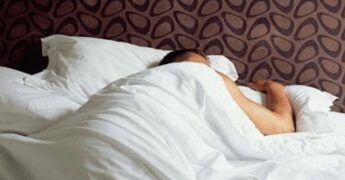 Sonno difficile e stanchezza appena svegli, è colpa dell’orologio biologico: ecco 5 regole per resettarlo