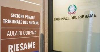 Torino, 13enne molestata: il Riesame sostituisce l’obbligo di firma con la custodia cautelare in carcere per bengalese