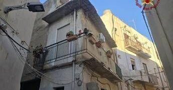 Trapani, crolla il balcone dell’abitazione: morta una donna a Mazara del Vallo