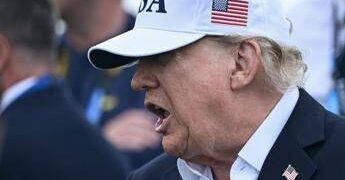 Trump: “Il problema dell’IA è solo il nome: chiamiamola Intelligenza Suprema”