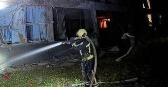 Ucraina, Kiev sotto attacco: diversi feriti. Drone uccide comandante russo