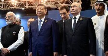 Ucraina, Russia: “Xi e Modi disponibili a mediare per accordo pace”