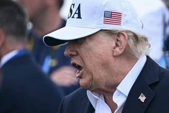 Ucraina, raid Russia al confine con Polonia. Kiev e Varsavia: “Escalation”. Trump frena Zelensky: “Non attaccare le raffinerie”