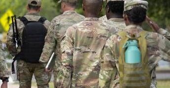 Usa, media: “Pentagono valuta di ritirare 25mila soldati dall’Europa”