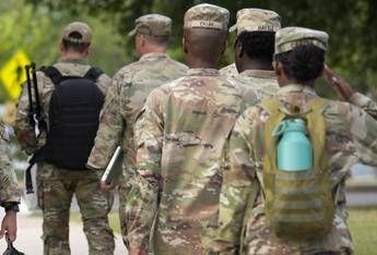 Usa, media: “Pentagono valuta di ritirare 25mila soldati dall’Europa”