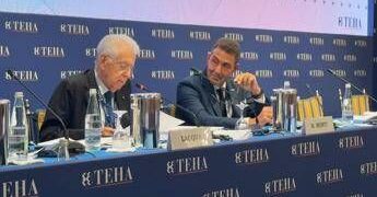 Vannacci-Monti, a Cernobbio il confronto fra due mondi lontanissimi: uno legge, l’altro fa scintille