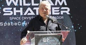 William Shatner a 95 anni stupisce tutti, il leggendario Capitano Kirk debutta nel metal