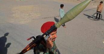 Yemen, gli Houthi conquistano Mayyun e attaccano base in Arabia Saudita: alta tensione nel Mar Rosso