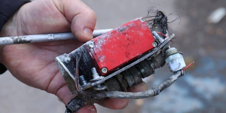Allerta in Moldova, drone russo precipita vicino a una casa