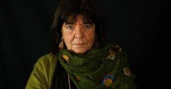 Arte, la poetessa Attanasio: “Nessuno è periferia, il centro della vita è l’umano”
