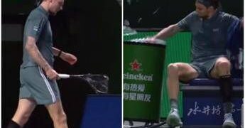 Bublik, furia a Shanghai: spacca la racchetta e tira pugni. Poi si fa male