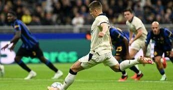 Calhanoglu causa un rigore, gol annullato a Lautaro: cos’è successo in Inter-Bruges