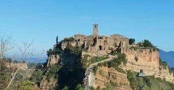Civita di Bagnoregio e Bolsena conquistano il titolo di Capitale italiana dell’arte contemporanea 2028: il progetto vincitore