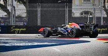 F1, Verstappen in pole nella Sprint del Gp di Singapore ma è a rischio penalità