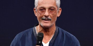Fiorello ai giovani: “Rimboccatevi le maniche e non aspettate i governi”