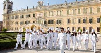 Food: arte in cucina, identità gastronomica e apertura internazionale, così Alma sfida la carenza di ‘vocazioni’