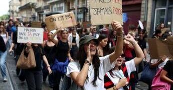 Francia, Mesnil (sindacato liceale): “Bisogna intensificare la protesta”