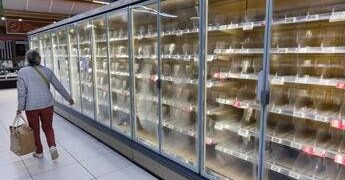 Francia, attacco informatico ai supermercati: centinaia di frigoriferi fuori uso