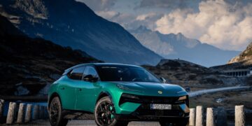 Lotus Eletre X diventa ibrido: fino a 952 CV e 1.200 km di autonomia