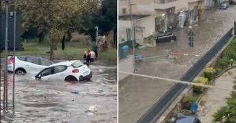 Maltempo, nubifragi e strade allagate da Napoli a Brindisi: allerta meteo arancione e scuole chiuse